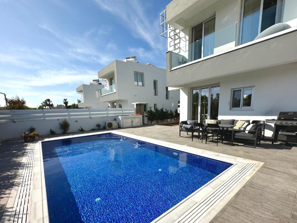 Protaras Luxury Villa, Swimming pool, Barbecue grill, near beach