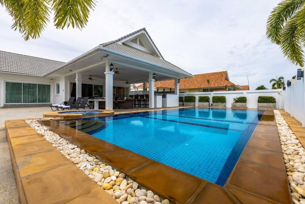 Private 3 Bedroom Pool Villa! (PP10)